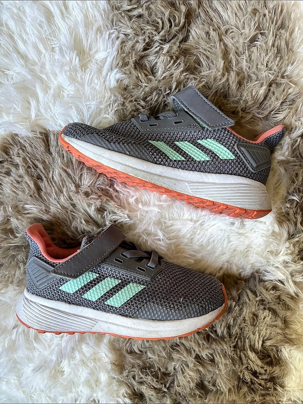 adidas Duramo 9 I toddler Sneakers girls US 10K Gray & pink